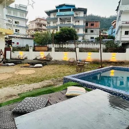 Shanti Hostel And Garden Cafe Rishikesh Exterior photo