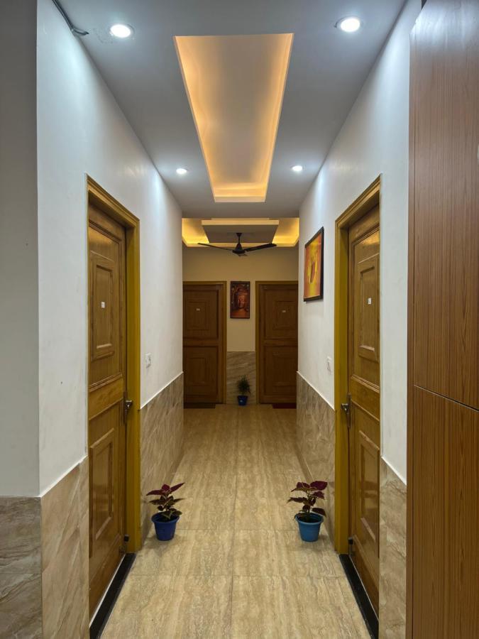 Shanti Hostel And Garden Cafe Rishikesh Exterior photo
